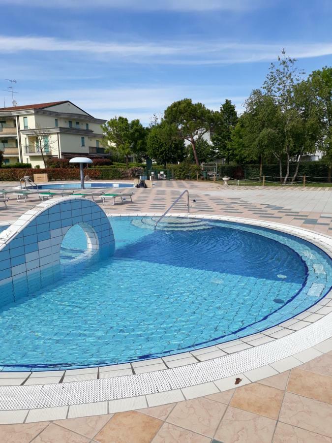 Appartamento Ai Tigli Caorle Exterior foto